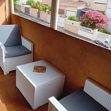 Les Pinedes Apartment *
